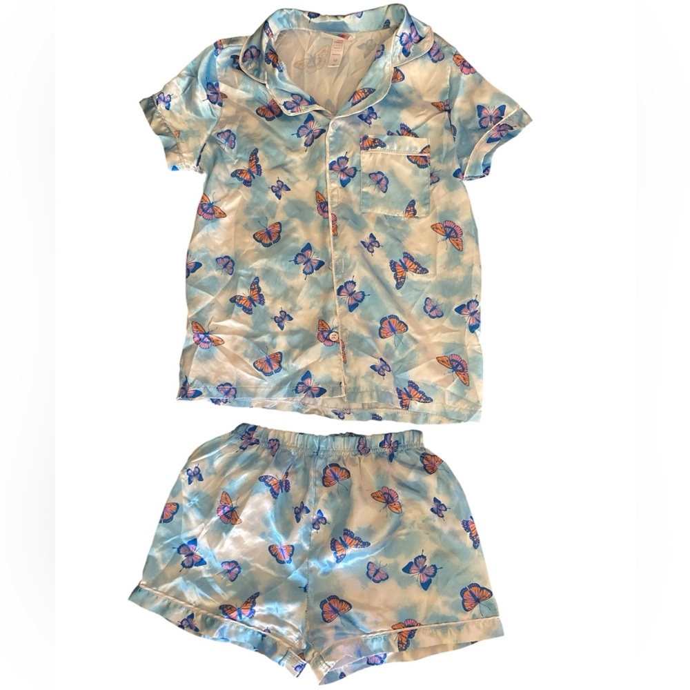 ⭐️ 3/$15 • Btween • Butterfly Print • Satin • Pajama Set